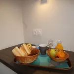 ホテル Logis Restaurant De La Cloche Le Theil-sur-Huisne