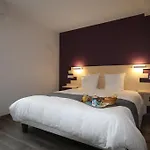 ホテル Logis Restaurant De La Cloche