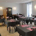 ホテル Logis Restaurant De La Cloche