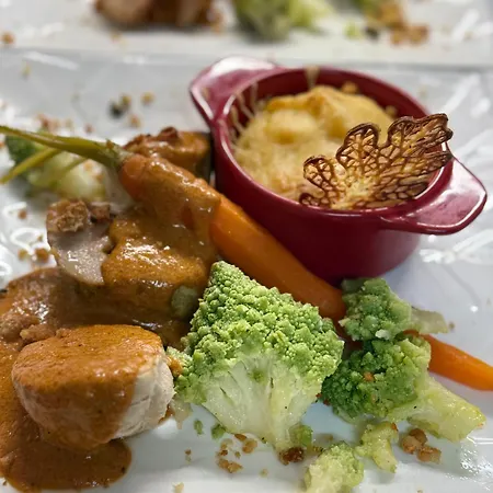 Logis Restaurant De La Cloche 2* Le Theil-sur-Huisne