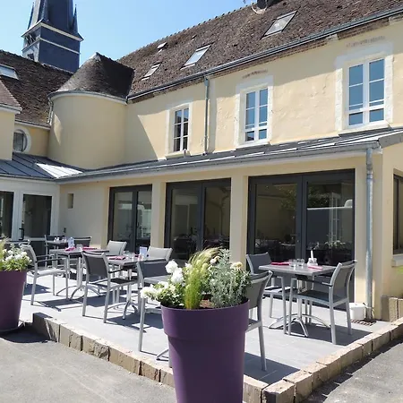 ホテル Logis Restaurant De La Cloche Le Theil-sur-Huisne