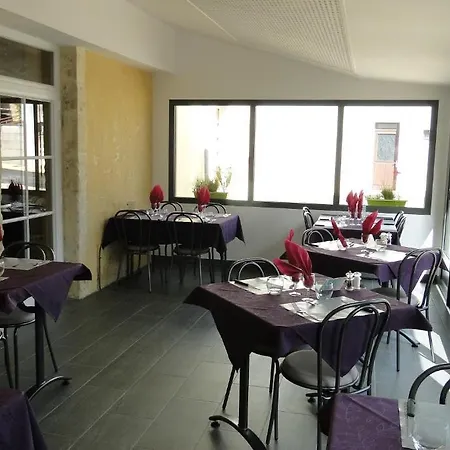 Logis Restaurant De La Cloche 2*