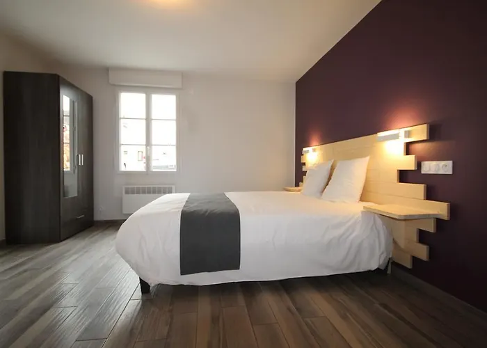 Hotel Logis Restaurant De La Cloche Le Theil-sur-Huisne