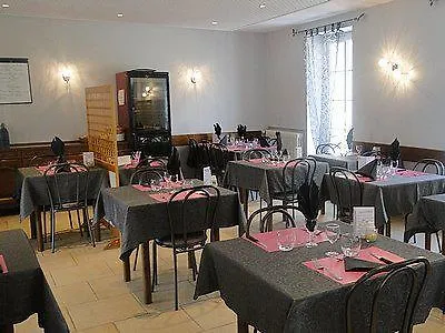 Hotel Logis Restaurant De La Cloche
