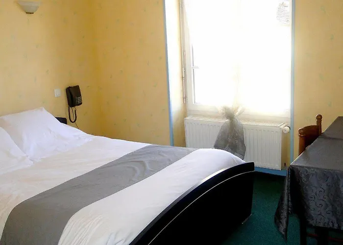 Logis Restaurant De La Cloche Le Theil-sur-Huisne